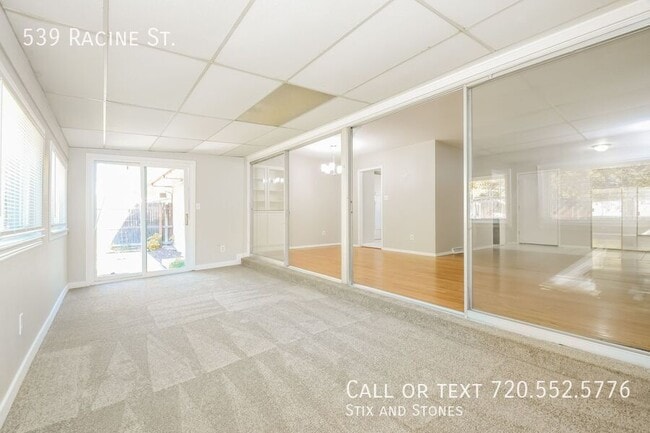 Building Photo - 539 Racine St