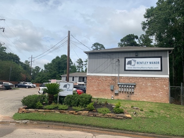 Completely Renovated - 301 Foster Dr