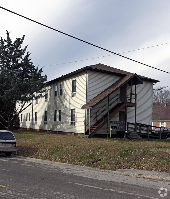 Foto del edificio - 120 Tyrone Rd