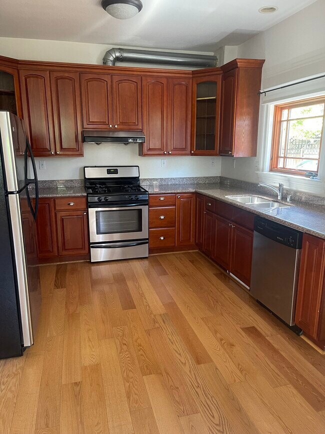 Foto del edificio - 2120 Parker St