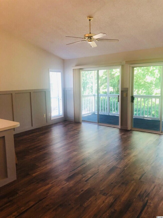Foto del edificio - 1027 St George Ln