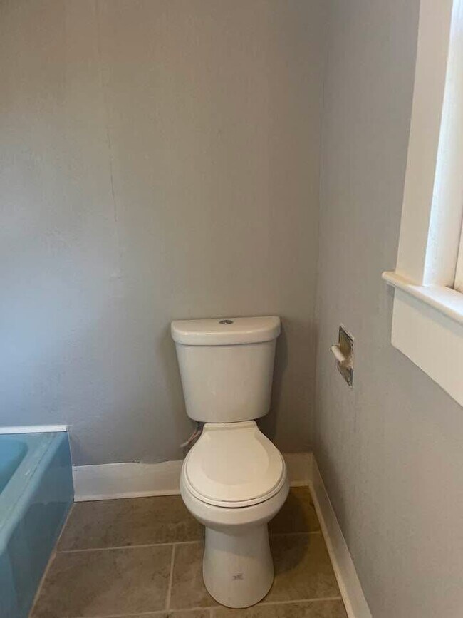 Foto del edificio - 201 E 3rd St