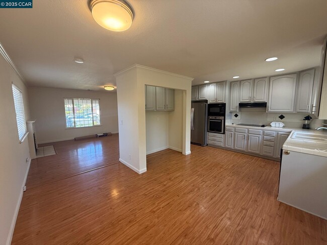 Building Photo - 1049 Miranda Way