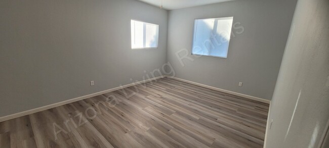 Foto del edificio - SPACIOUS 4 BEDROOM