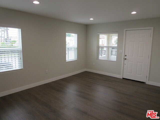 Building Photo - 2656 Mansfield Ave