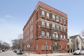 Building Photo - 1517 N Paulina St