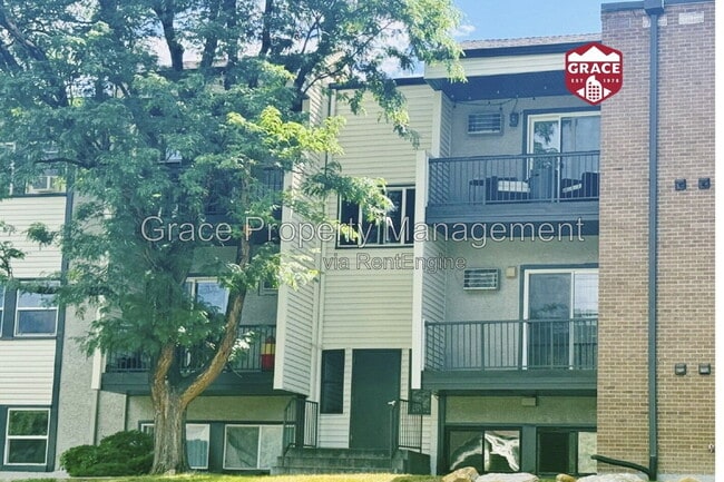 Building Photo - 501 Golden Cir