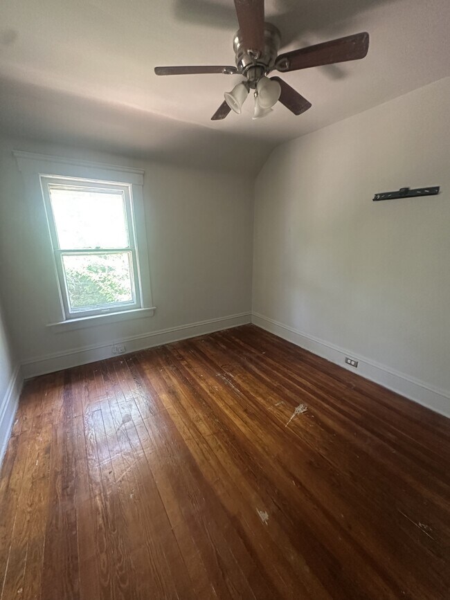 Foto del edificio - 13610 Bartlett Ave