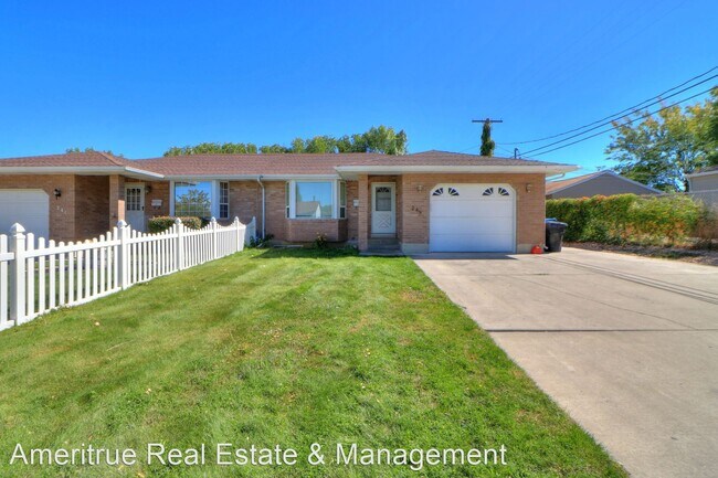 Foto del edificio - 5 br, 2 bath House - 249 S 900 E