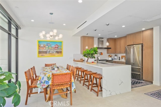 Building Photo - 504 E Balboa Blvd