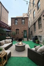 Building Photo - 642 N Dearborn St