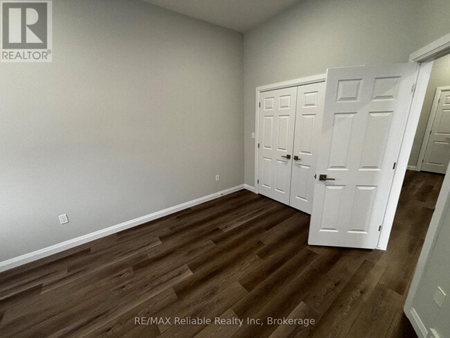 Building Photo - 24 Albert St