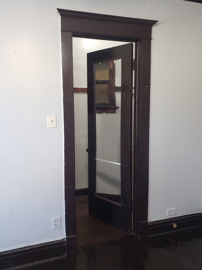 Walk-In Closet - 705 W 71st St