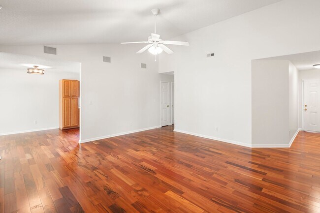 Foto del edificio - Home in Livingston Farms!