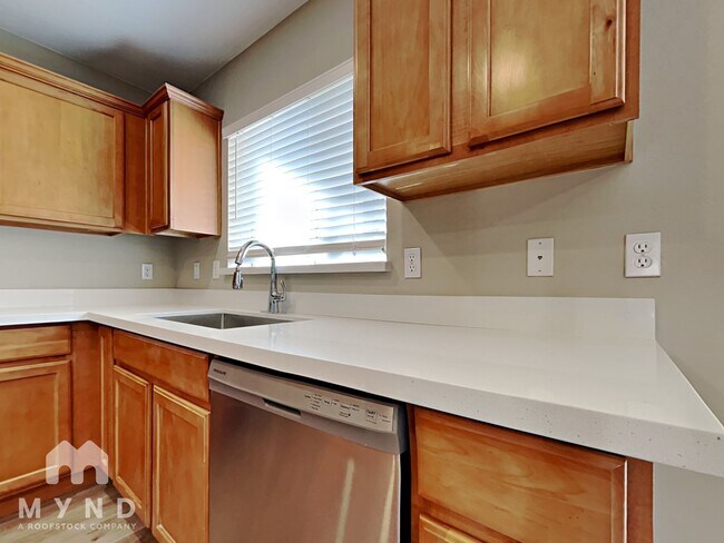 Foto del edificio - 1426 S 222nd Ln
