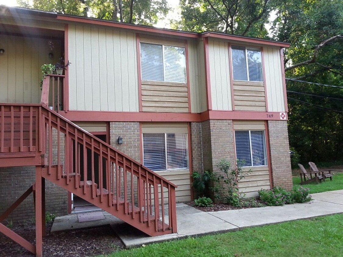 Foto principal - 749 Pointe Ct