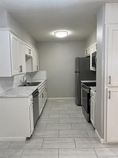 Building Photo - 2239 Donna Dr