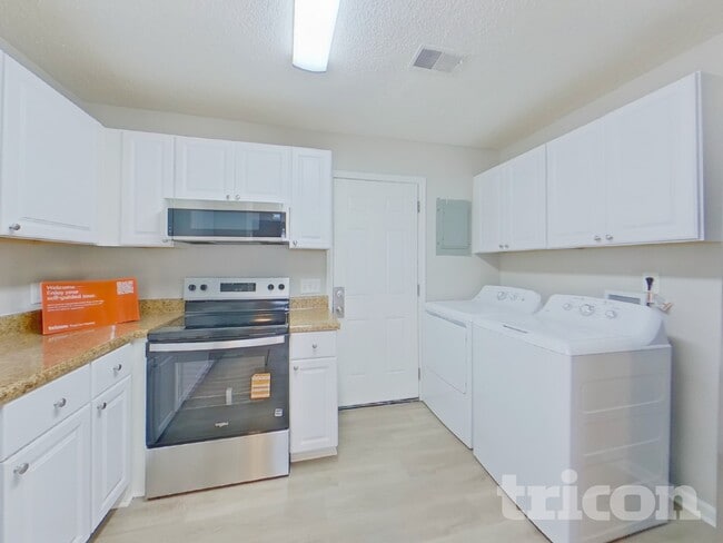 Building Photo - 13 Dyers Hall Ct