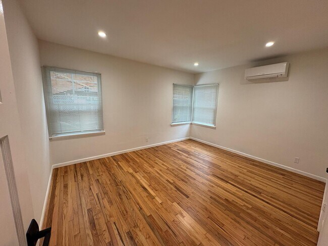 Foto del edificio - 3910 Huron Ave