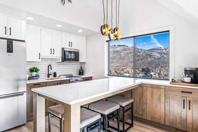 Photo - 1385 Lowell Ave Apartment