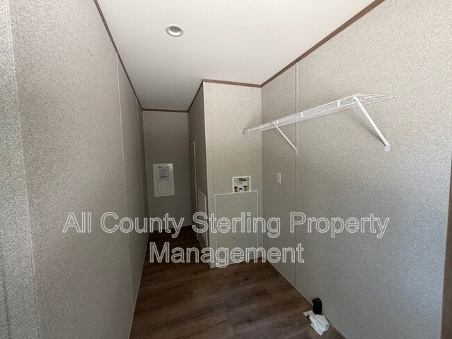 Building Photo - 129 SE Perfect Ct