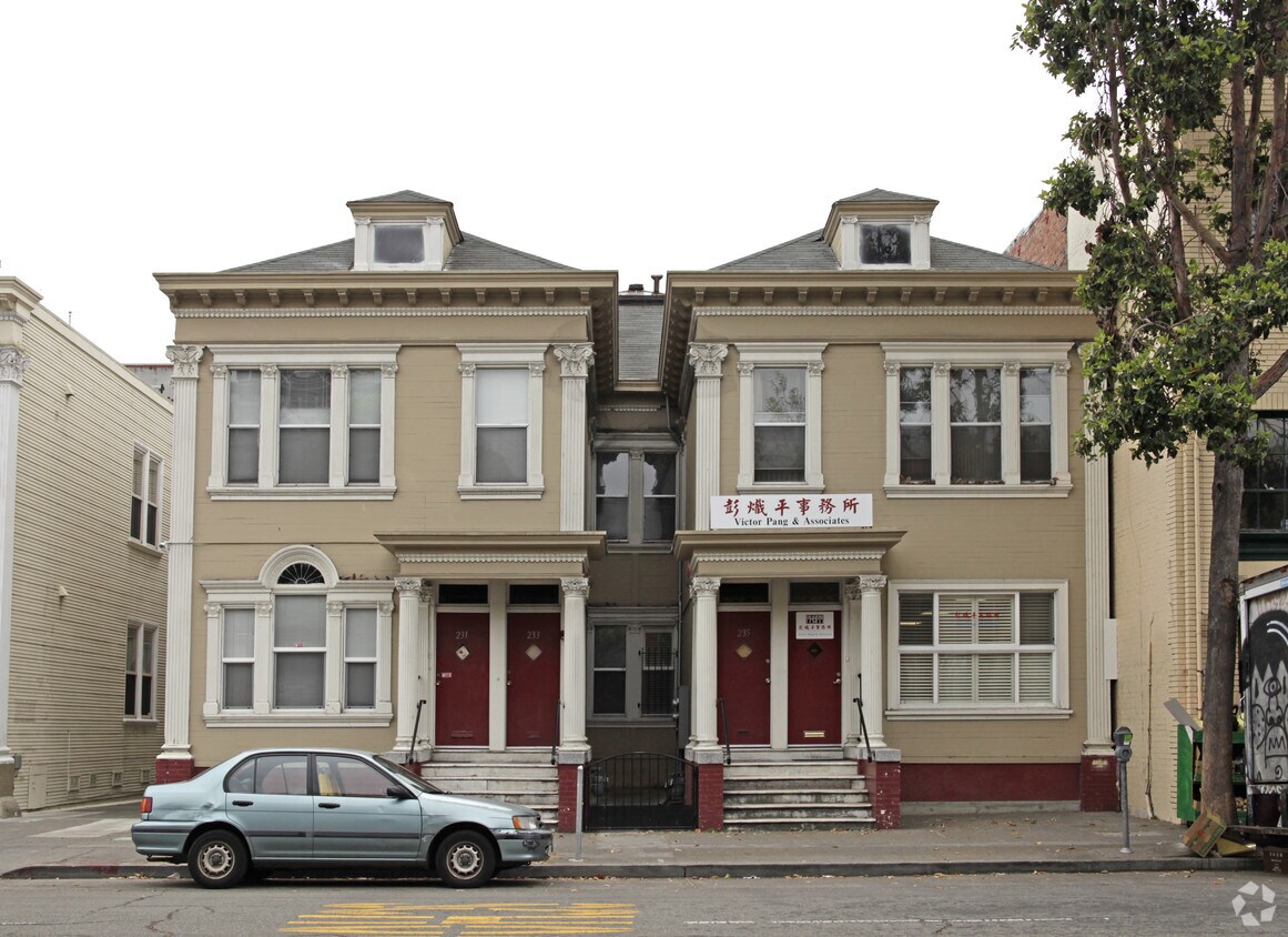 Building Photo - 231-237 10th St
