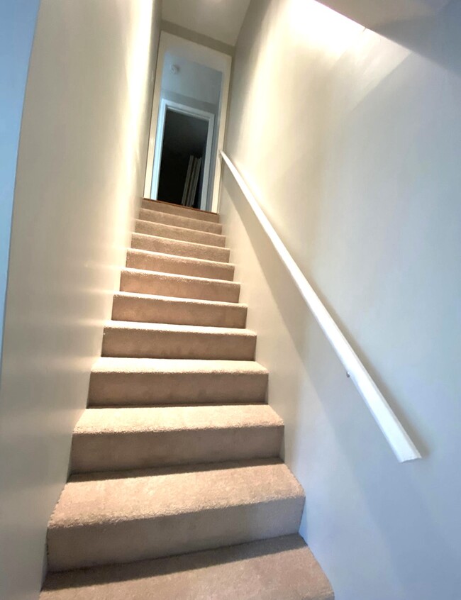 Going upstairs - 630 Palmer Ave