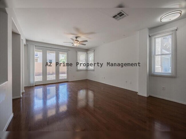 Foto del edificio - 2131 E Bowker St