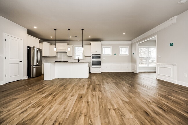 Building Photo - 217 Nuttall Dr