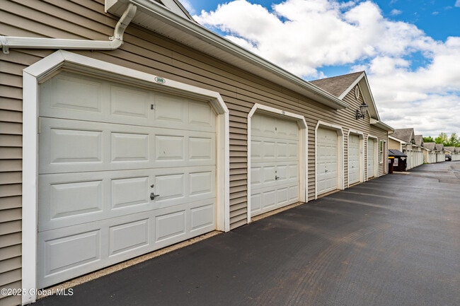 Building Photo - 108 Evergreen Pl