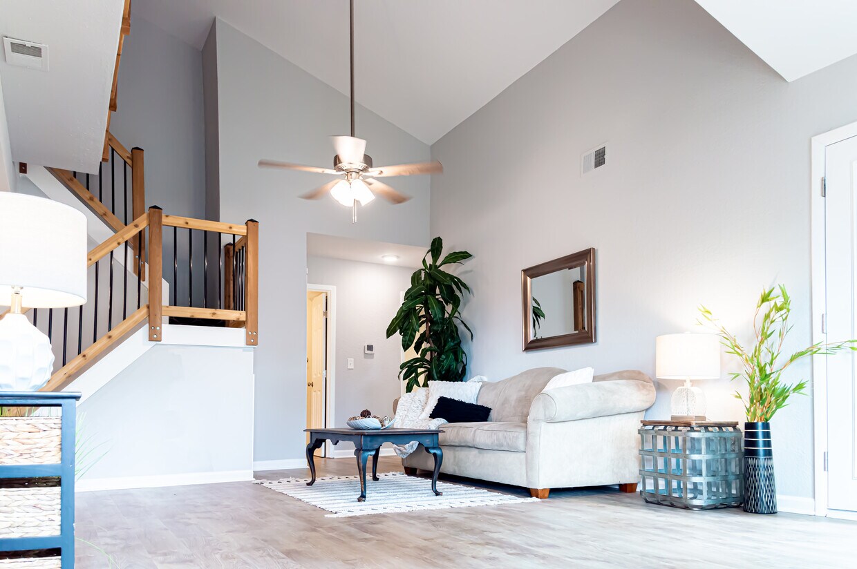 8865 Carriage Dr, Lenexa, KS 66215 Townhome Rentals in Lenexa KS