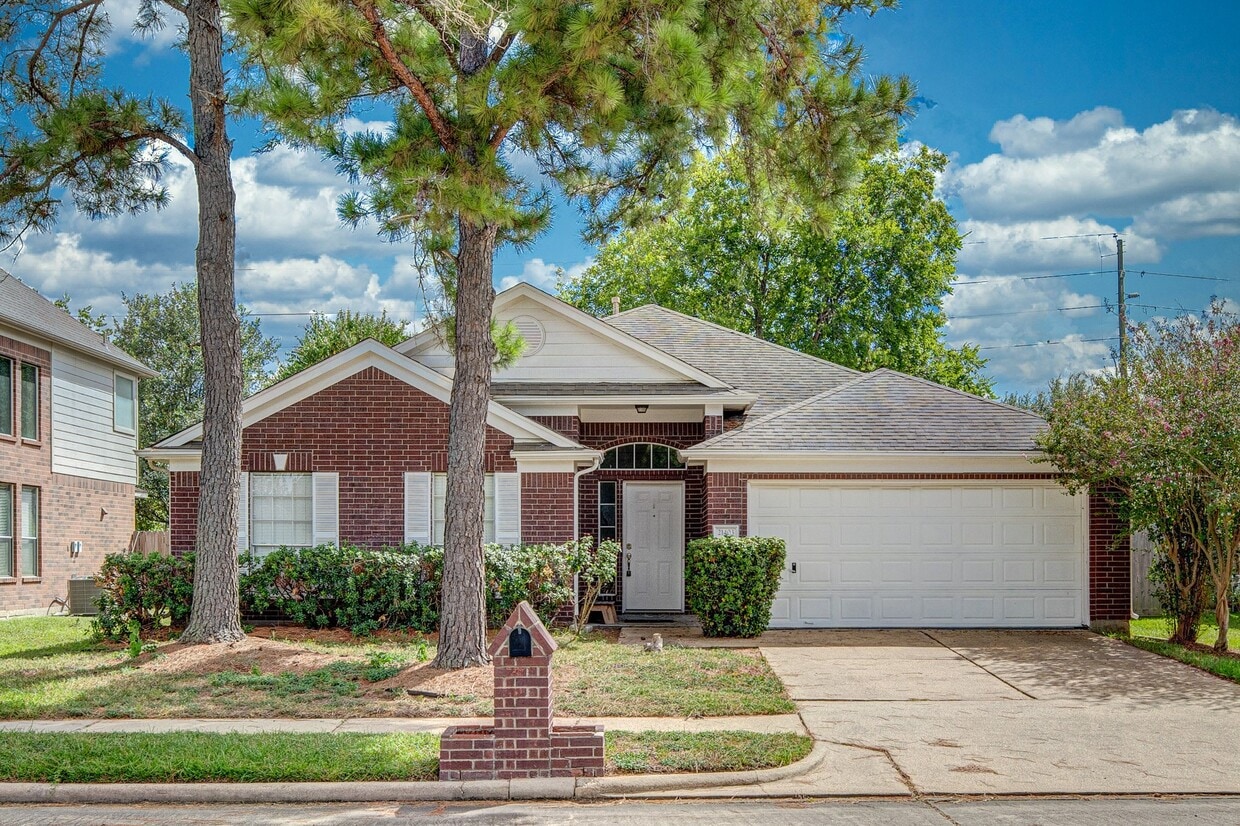 Primary Photo - 21403 Hadrian Dr