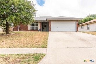 Building Photo - 1306 Elke Cir