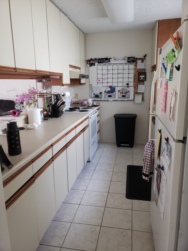 Building Photo - 98-1481 Kaahumanu St