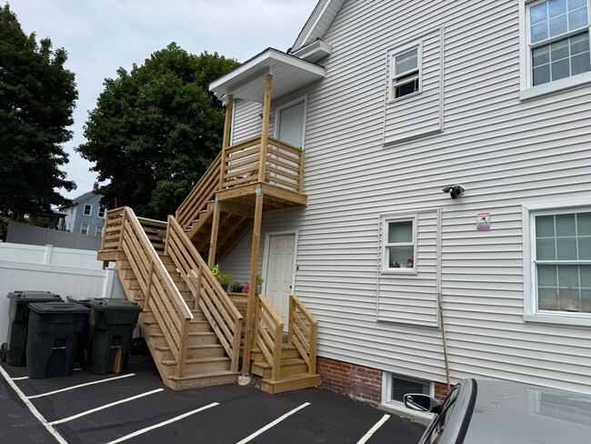 Building Photo - 20 Colman St