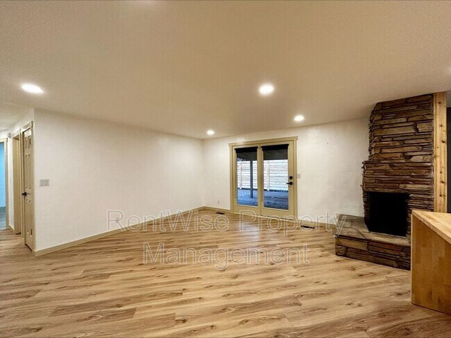 Foto del edificio - 5250 N Mitchell St
