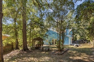 Building Photo - 12 Dewthread Ct