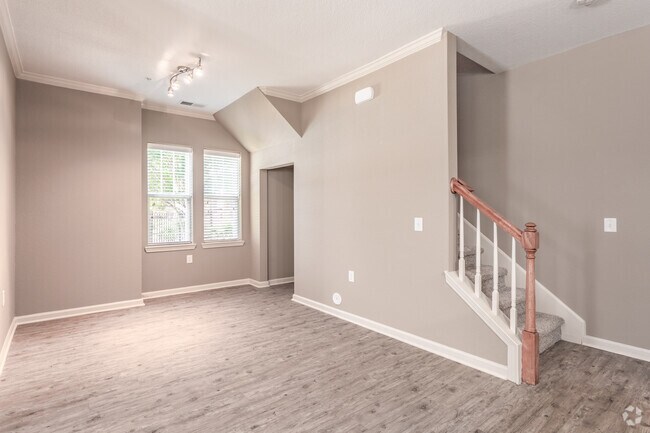 2BR,1.5BA,-1329SF, New Castle - Fenwyck Manor Apartments
