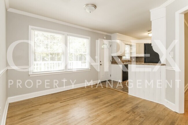 Building Photo - Grand Home in Spartanburg, Available Now!