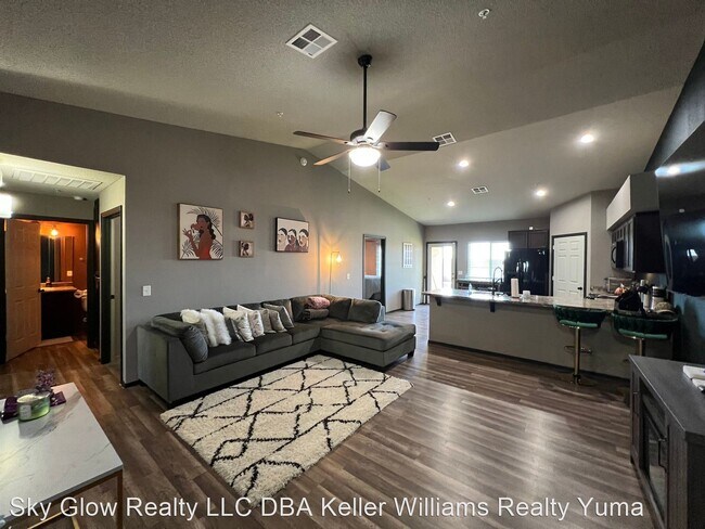 Foto del edificio - 2 br, 2 bath House - 7293 E. 39th Pl.