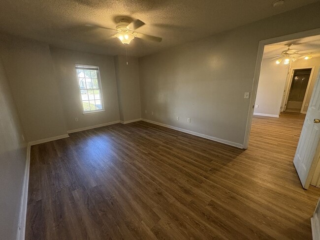 Foto del edificio - 129 Arbors Ct