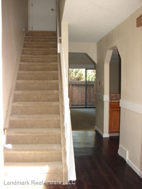 Building Photo - 2 br, 1.5 bath House - 2407 Lexington Vill...