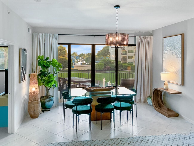Foto del edificio - 370 Golfview Rd