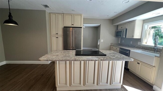 Building Photo - 5503 SW 84th Dr