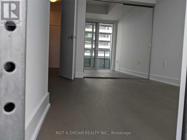 Building Photo - 30 Shore Breeze Dr