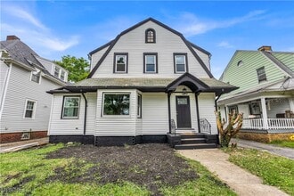 Building Photo - 3186 E 137th St