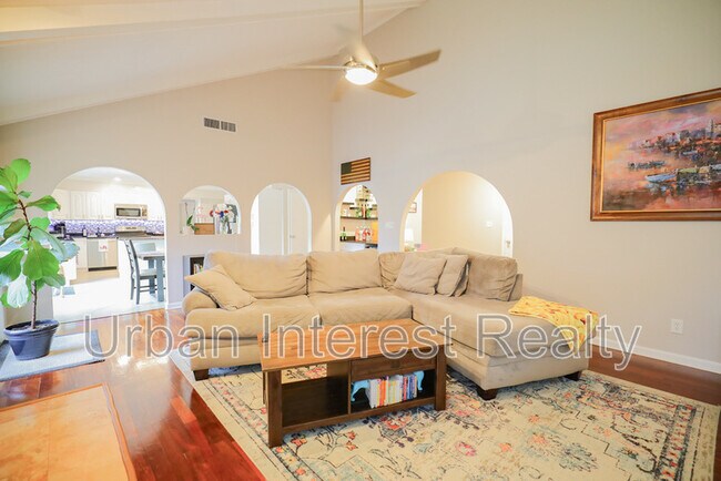 Foto del edificio - 321 Cypress St