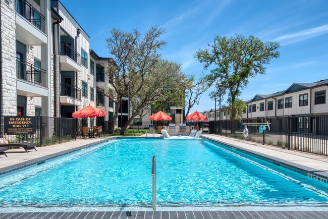 Foto del edificio - Lumen Residences