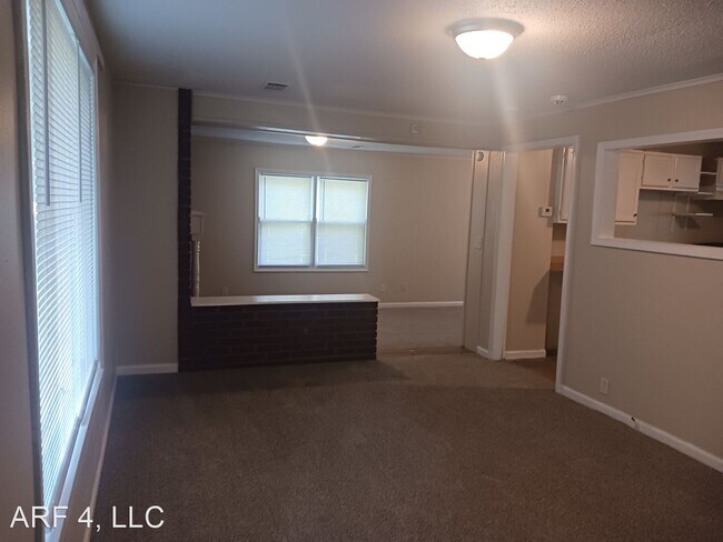 Building Photo - 3 br, 1.5 bath House - 9701 E 66th Street