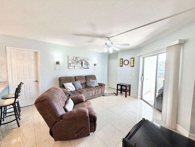 Building Photo - ** GRANADA LAKES ** 1 BED / 1 BATH CONDO - GREAT LOCATION - SMALL PET OK! - ANNUAL RENTAL